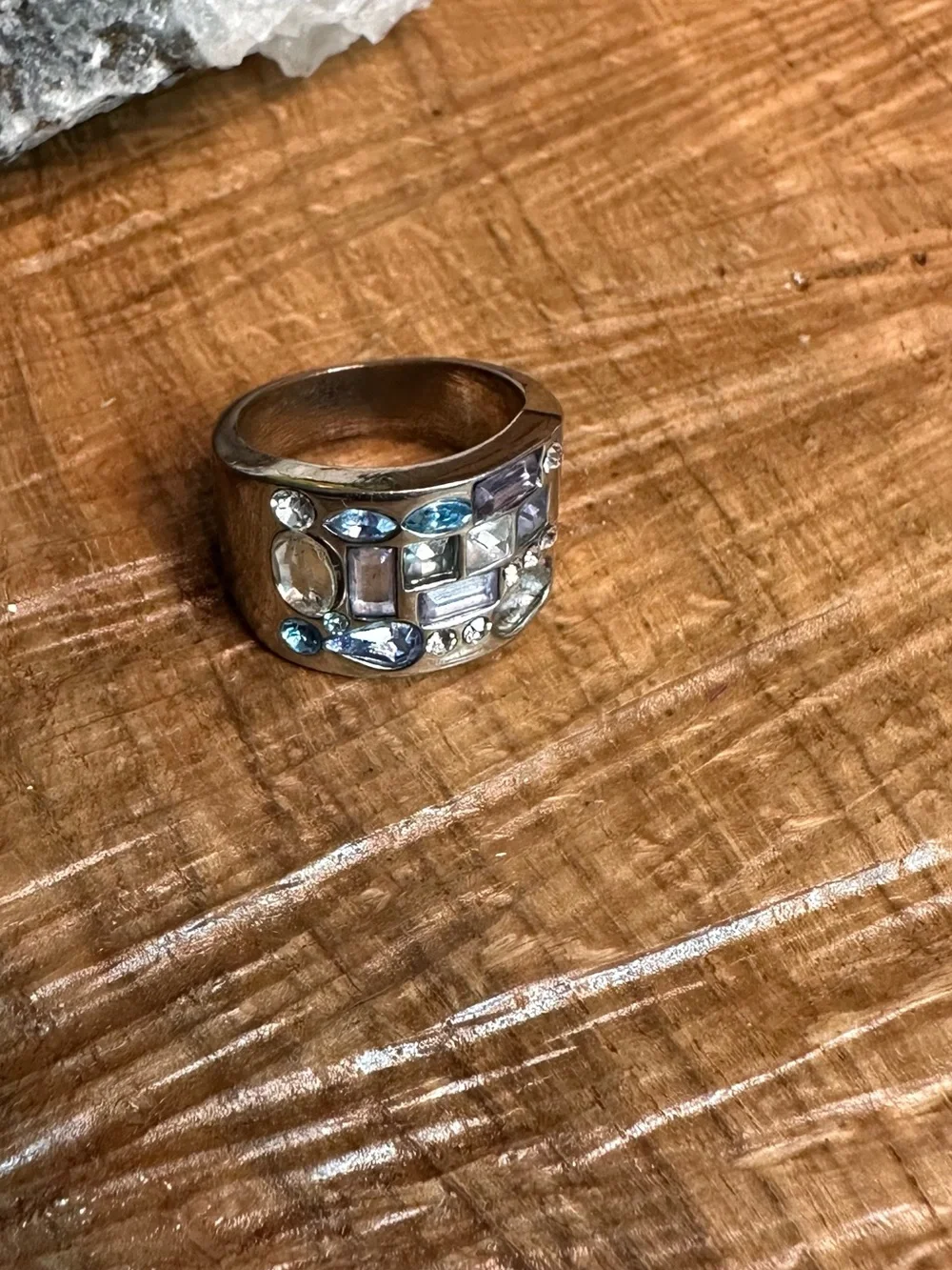 GUESS Multicolor Crystal Gunmetal Wide Band Statement Ring Size 6.5–7
